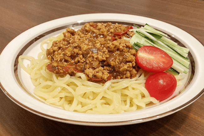トマトじゃじゃ麺
