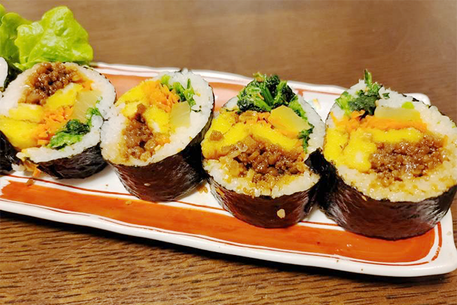 TOFU MEAT(トーフミート)の具だくさんキンパ
