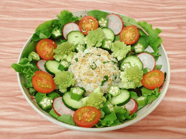 野菜たっぷり!夏のパワーボウル